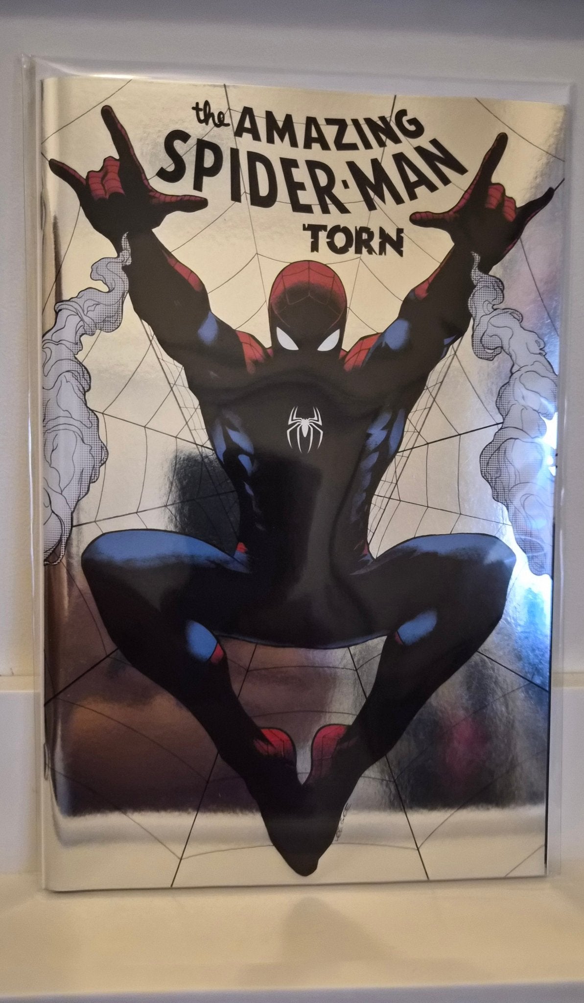 The Amazing Spider - Man: Torn 1 Lee Garbett Foil Variant - Comic Showcase Shop